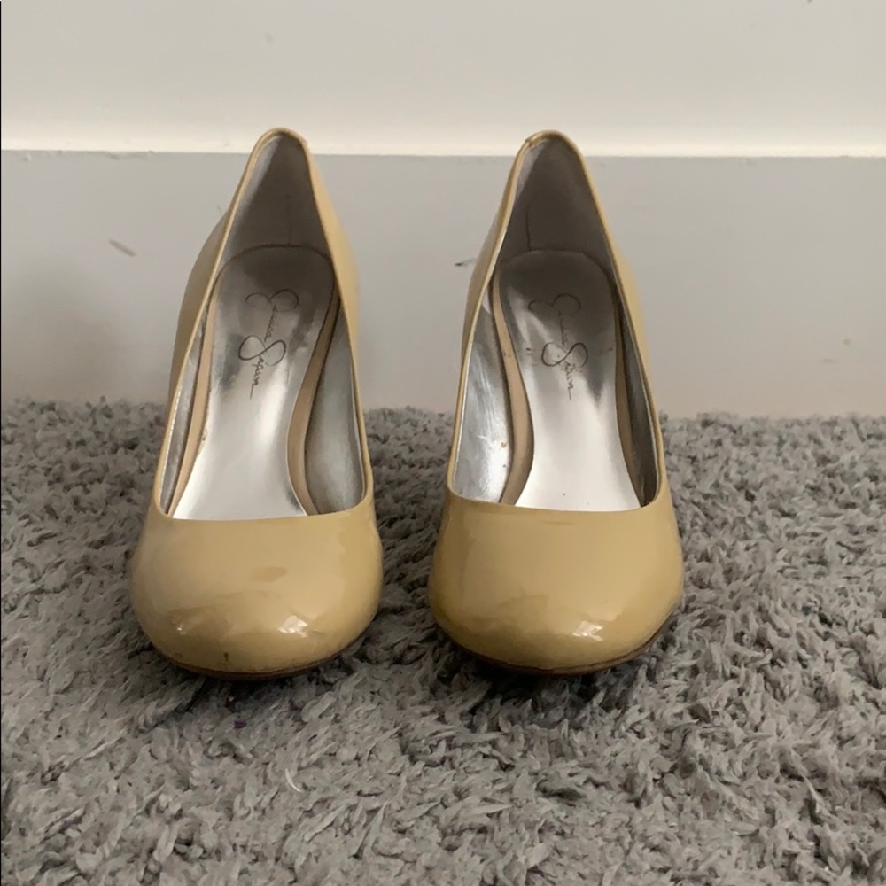 Classic patent leather pumps